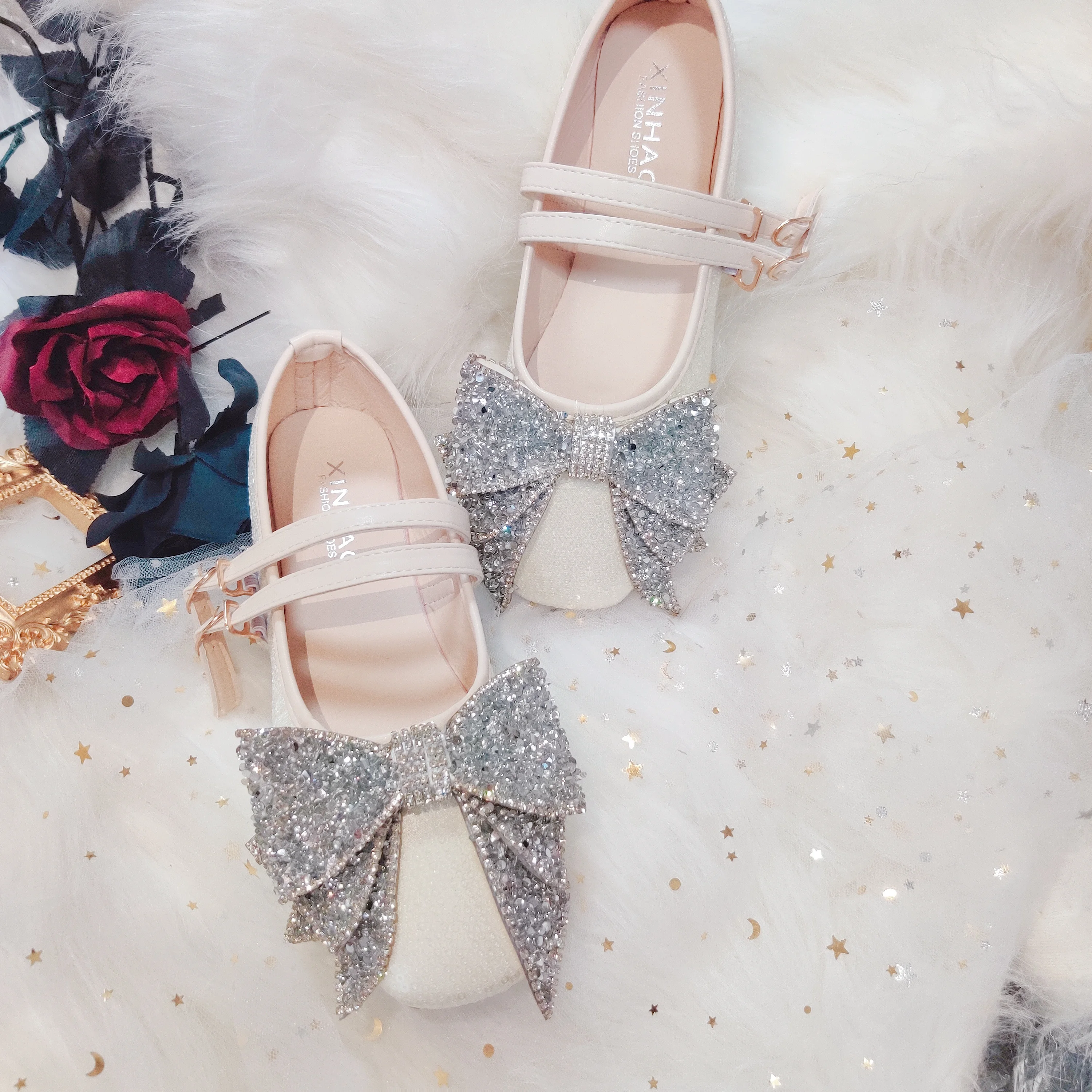 

Spring and Autumn Princess style flat silver rhinestone bow sequins milky white Mary Jane soft girl strappy peas shoes