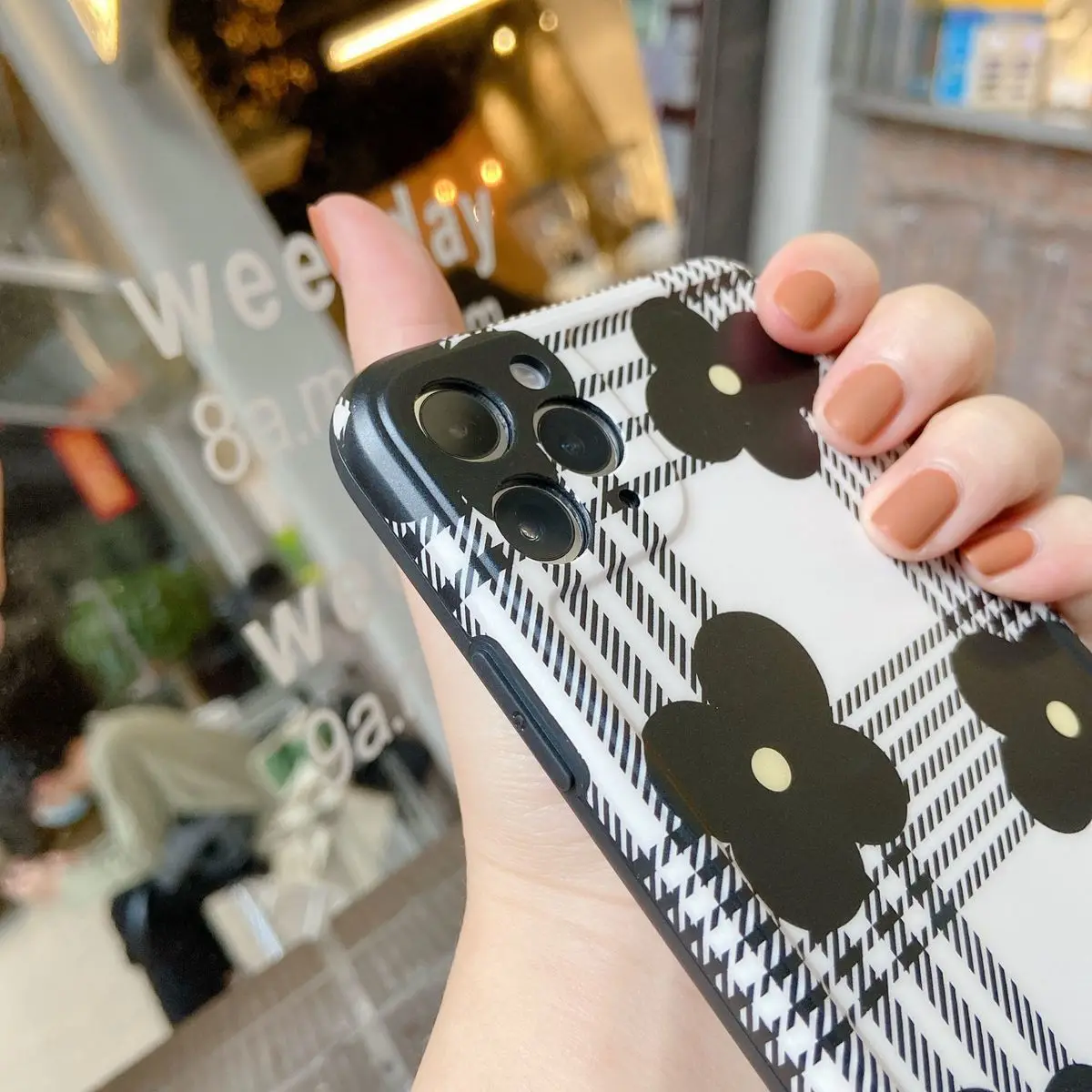 

Luxury Plaid Flower Black Phone Cases For iPhone 11 Pro XS Max 12 Mini X XR 7 8 Plus Shockproof Soft Protection Cover Coque