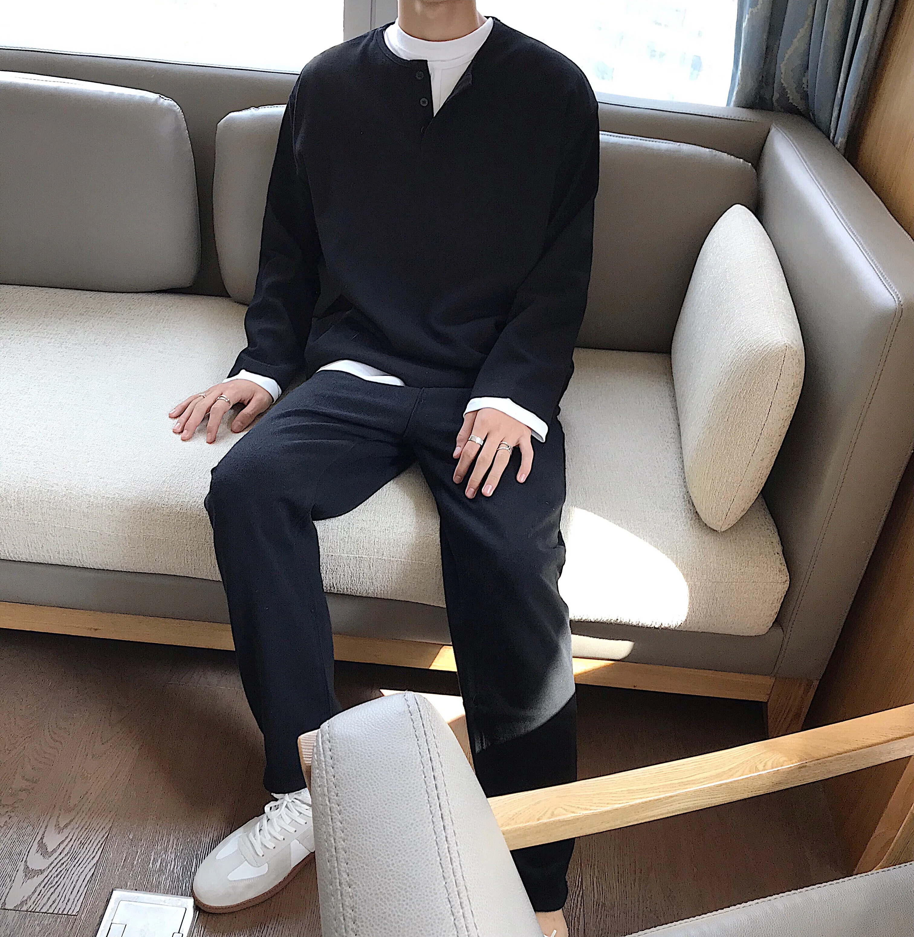 

Korean style simple fake two-piece casual solid color pullover T-shirt male ins stitching design sense bottoming shirt tide