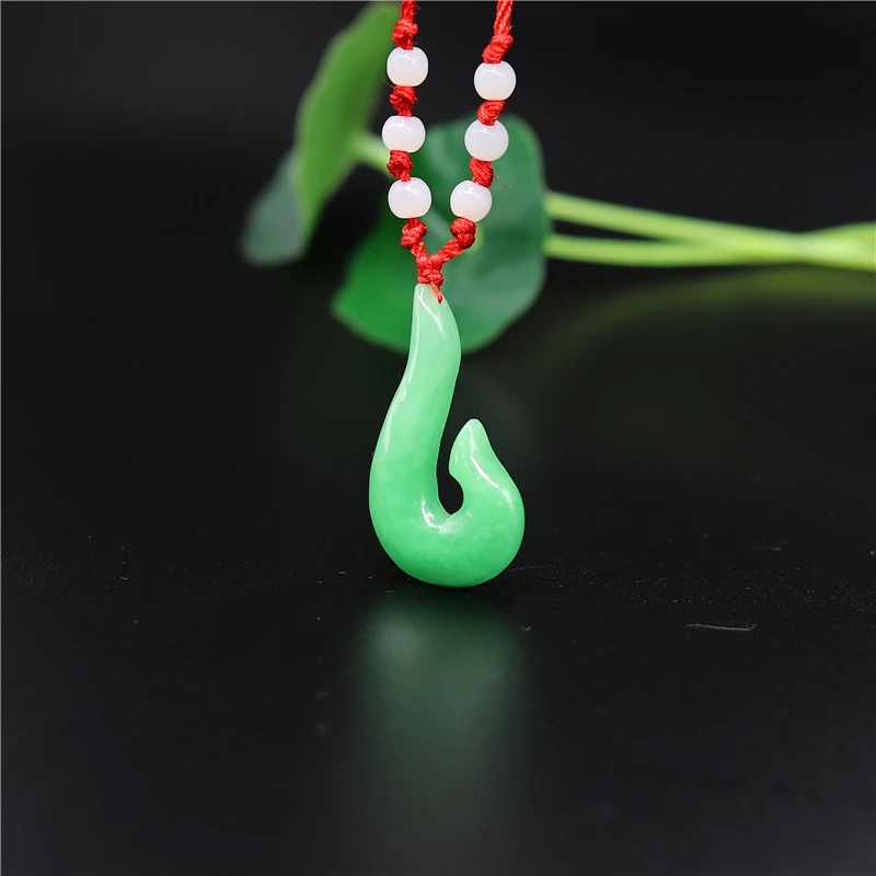 Новинка натуральный зеленый изумруд нефритовый Рыбный крючок резной кулон