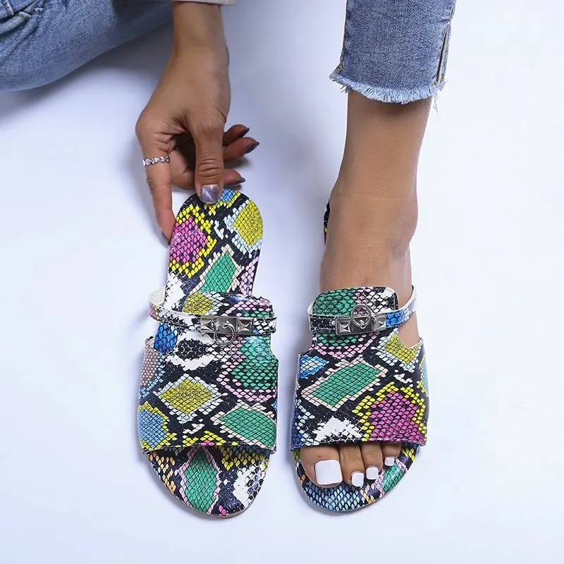 

Female Shoes Ladies' Slippers Snakeskin Rivet Low Summer Clogs Woman 2021 Flat Beach Hoof Heels Metal Decoration Slides Rubber F