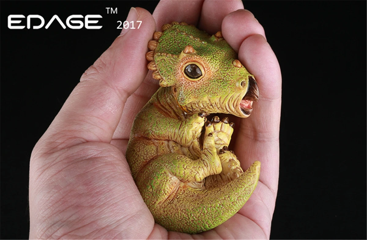 

EDAGE Triceratops Baby Egg Figure Dinosaur Toys Animal Collector Decoration Adults Gift