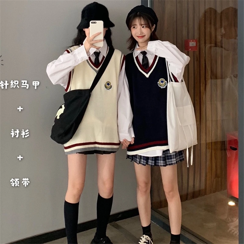 

Hot 2021 New Woman JK Embroidery College Style V Neck Sleeveless Pullover Knitted Vest Women Sweater Vest Autumn Sweaters Tops