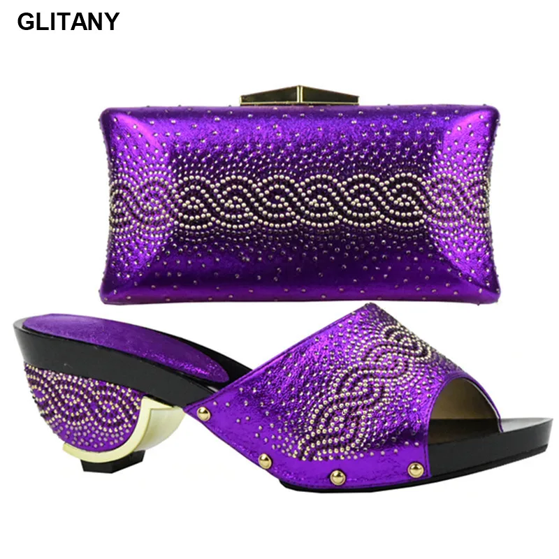 Комплект из обуви и сумки в африканском стиле итальянских туфель сумочки