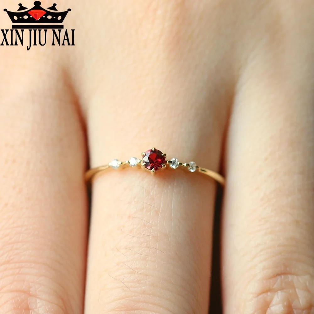 Простое женское кольцо с гранатом и цирконом элегантное темпераментное