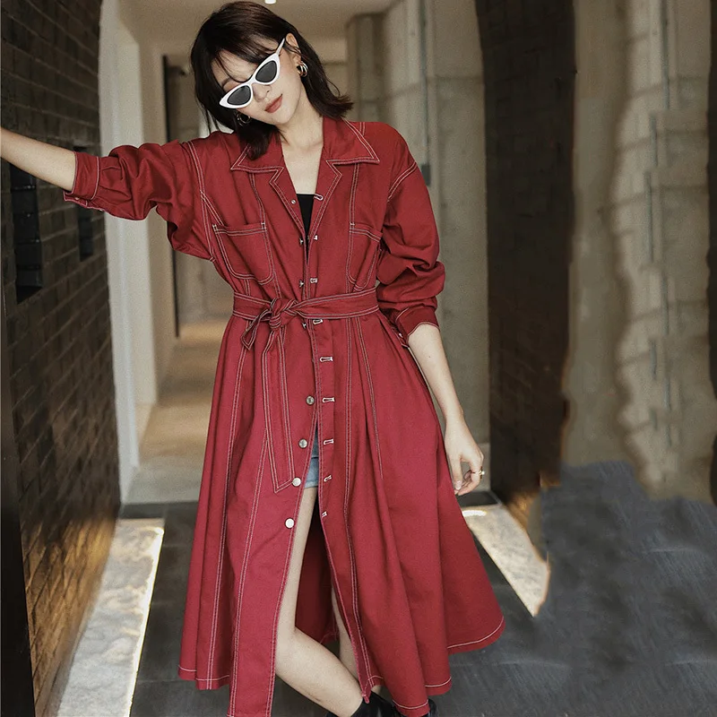 Винтажная ветровка винно красного цвета с отворотом и длинным рукавом