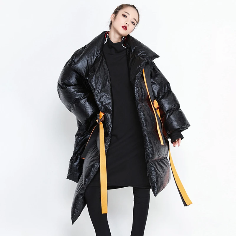Женский пуховик с лентами TWOTWINSTYLE асимметричный теплый хлопковый отложным