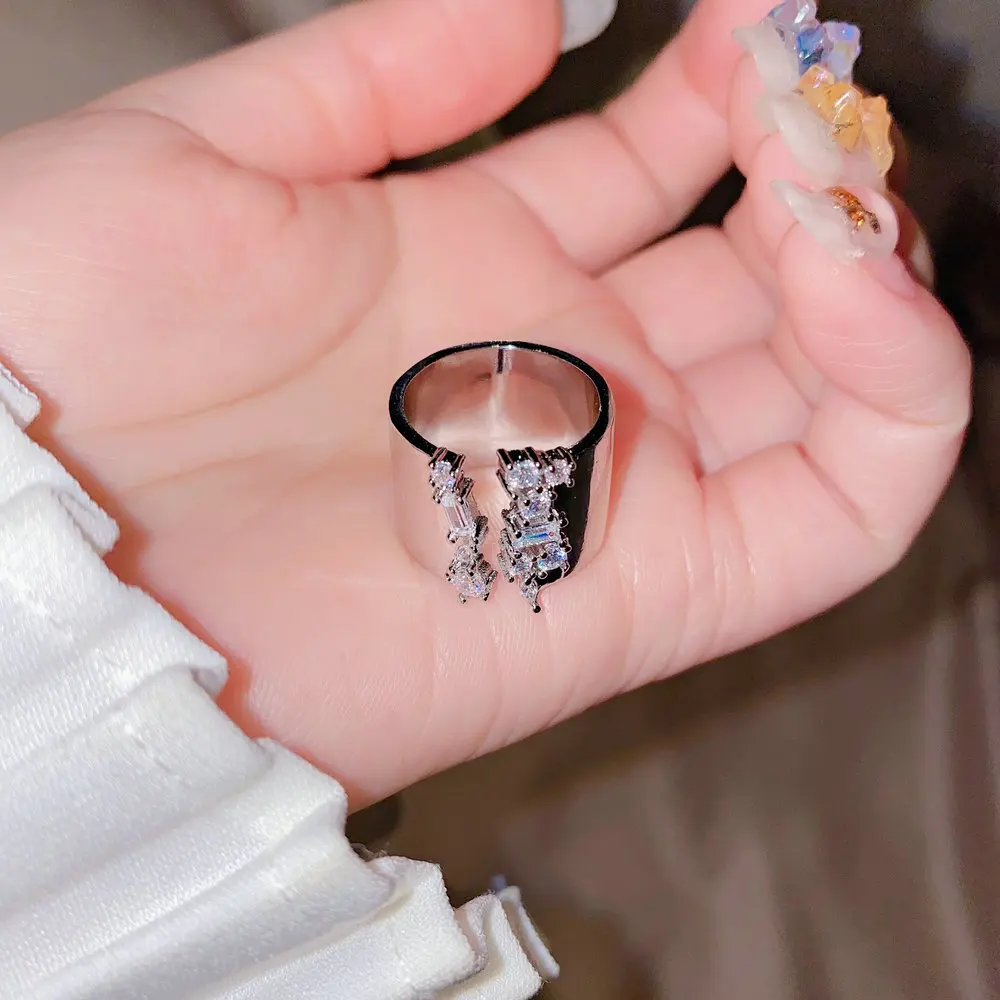 

Bright Bow Gem Ring 18K Gold Plated with Irregular Zircon Full Diamond Wide Ring Knuckle Ring