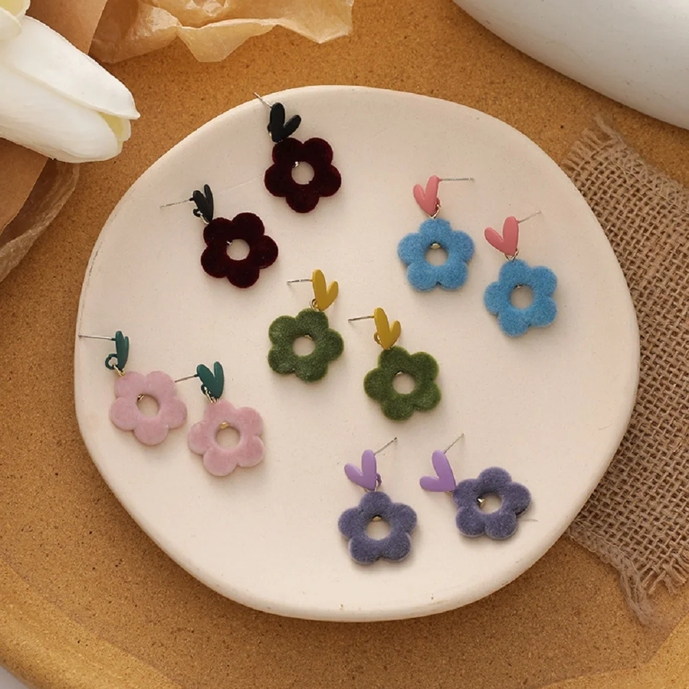 Женские бархатные серьги-подвески с цветами и сердечками | Украшения аксессуары