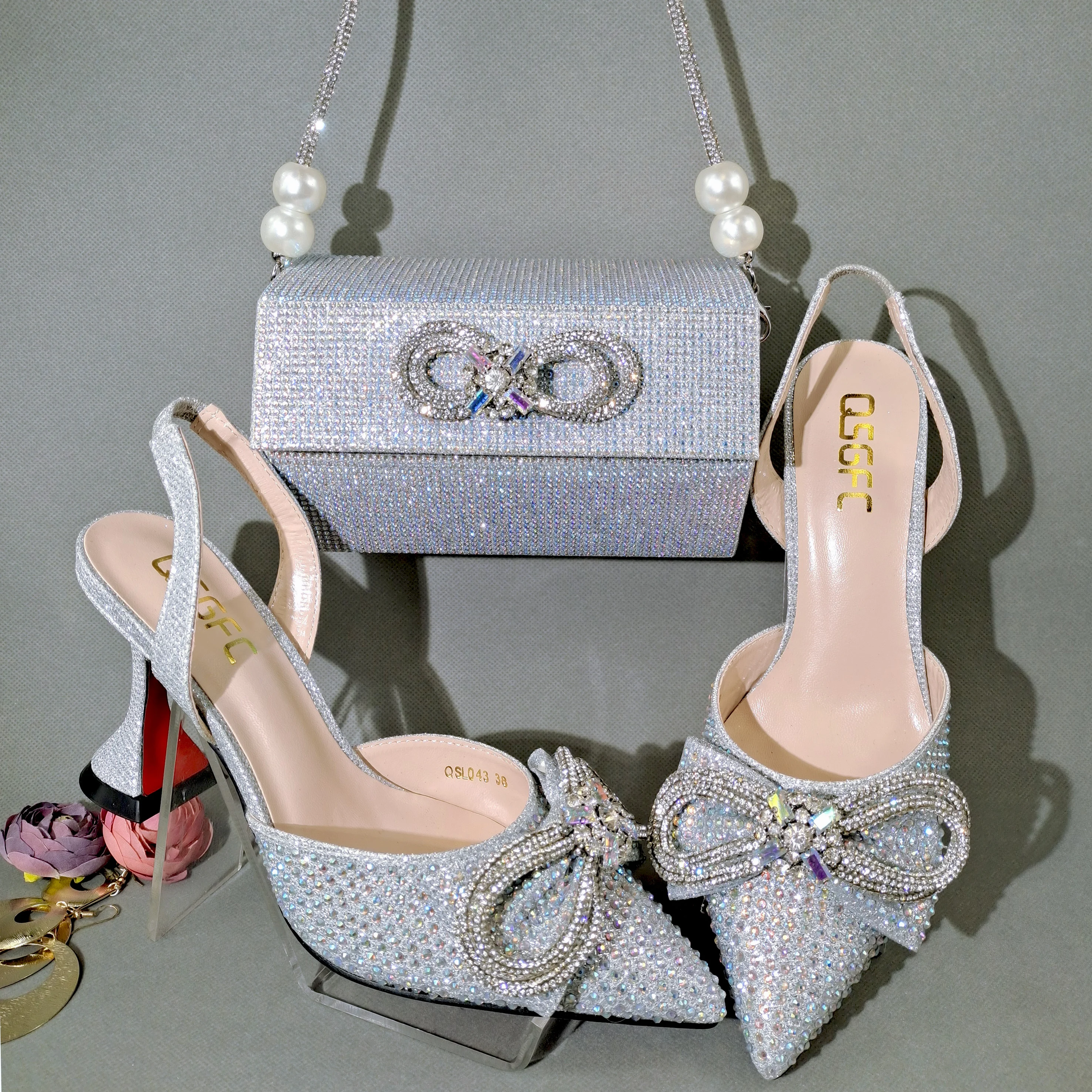 QSGFC 2022 Silver Color Popular Pointed Full Of Diamonds And Shiny Shoes With Bag Banquet Shoes And Bags And Friends Party