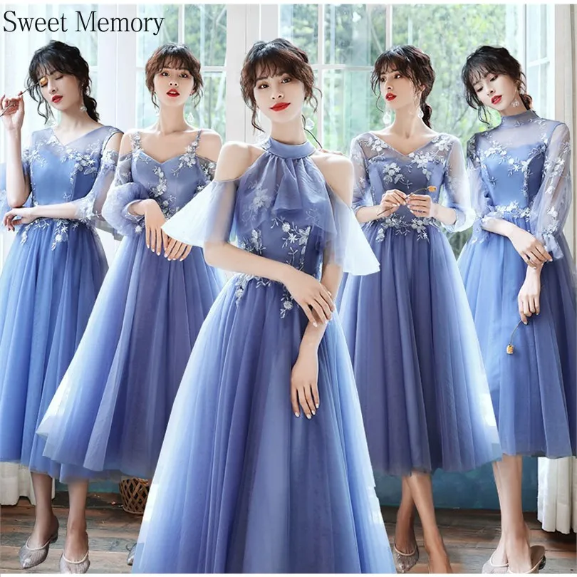 Женское платье подружки невесты Sweet Memory голубое длиной до колена с аппликацией и