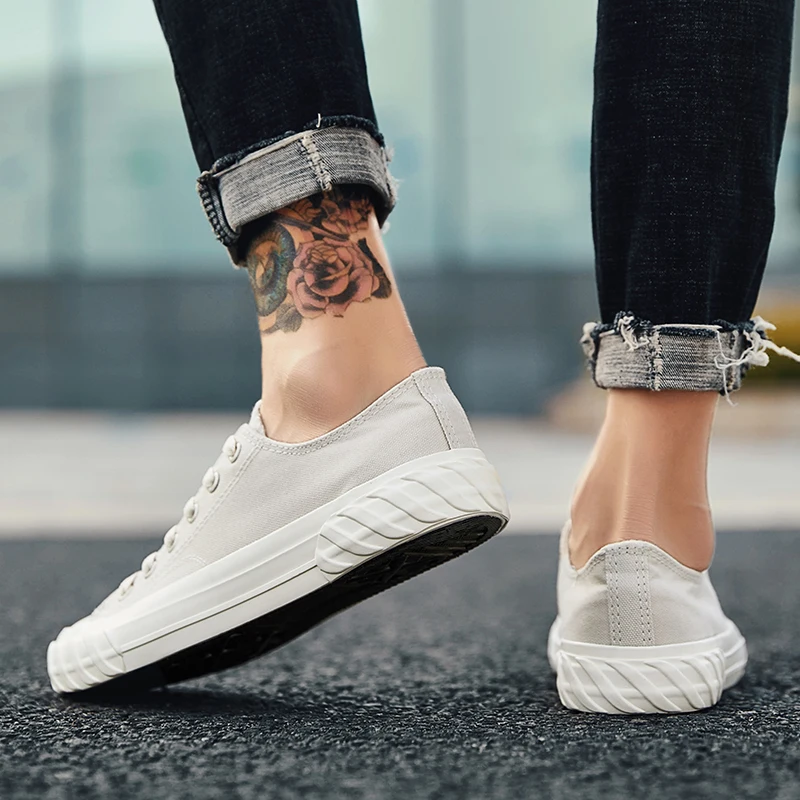 

QWEDF men's vulcanized low shoes canvas sneakers men casual flats loafers male footwear tenis autumn designer fashionable GA-62