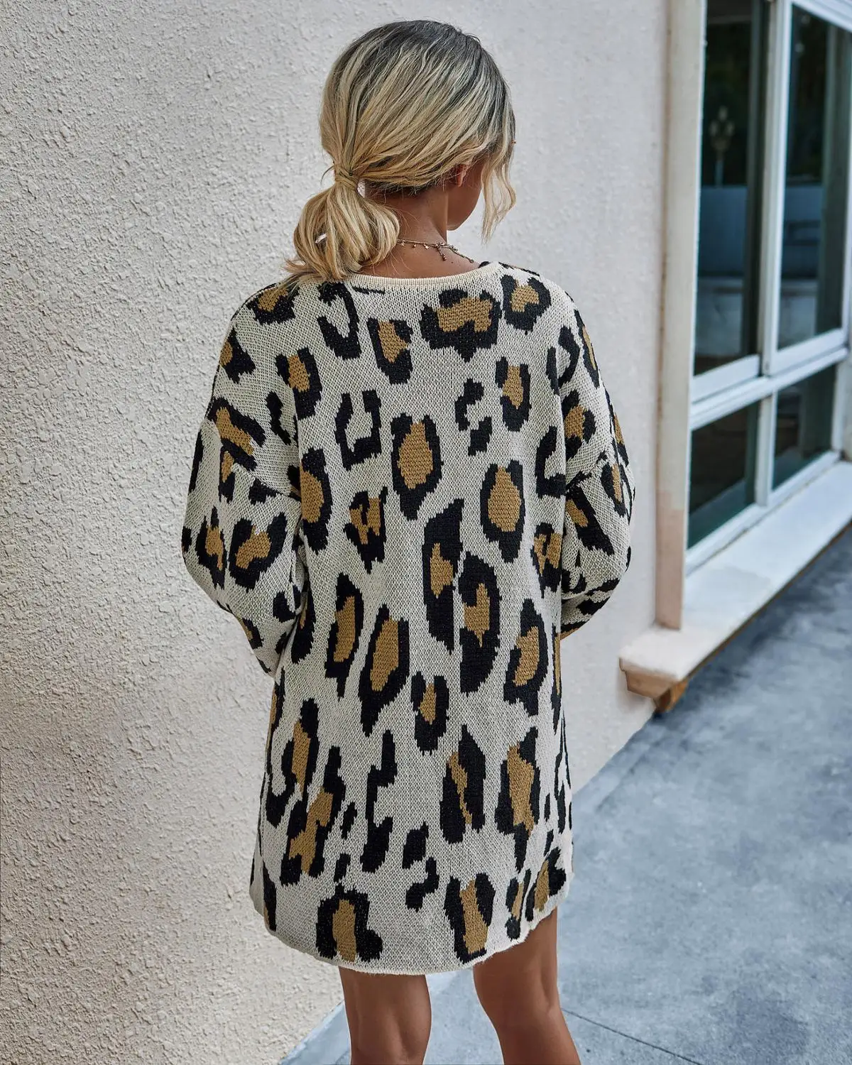 

2020 New Women Leopard Print Long Cardigan Sweater Autumn Winter Casual Loose Elegant Flare Sleeve Knitted Sweater Coats Outwear