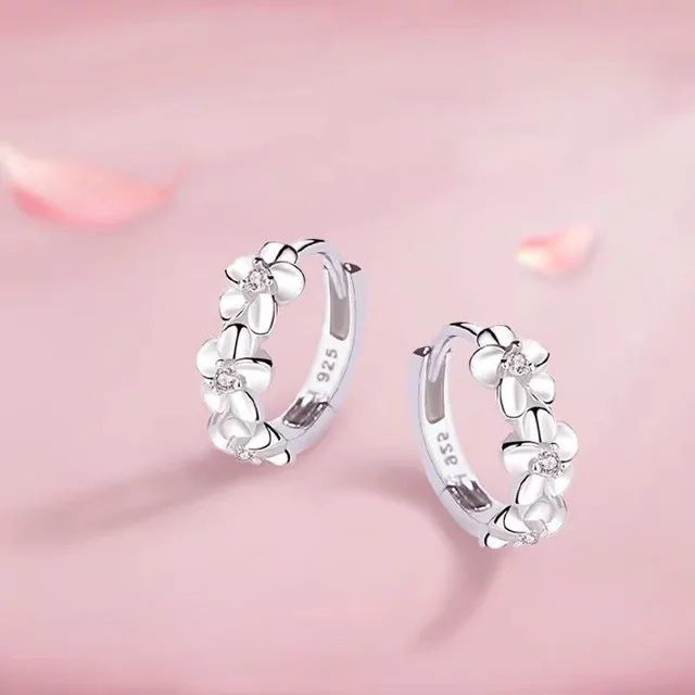 

Exquisite Silver Plated Micro Inlaid AAA Zircon Earrings Fashion Fresh Lady Body Penetrating Flower Earring Valentine's Day Gift