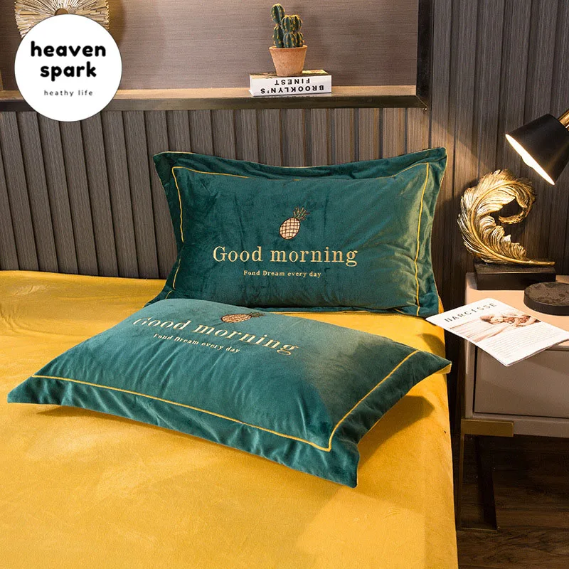 

Luxury 13 Colors Bedding Set Winter Warn Velvet Duvet Cover Embroidered Letter Quality Bed Linen Bedclothes 4pcs Fitted Bedsheet