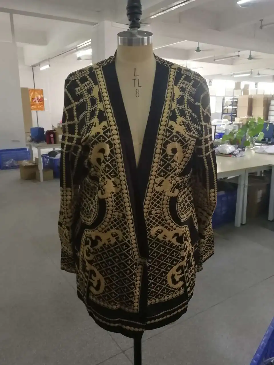 

long sleeve V-neck print coat for women Women's clothing 2020 autumn new