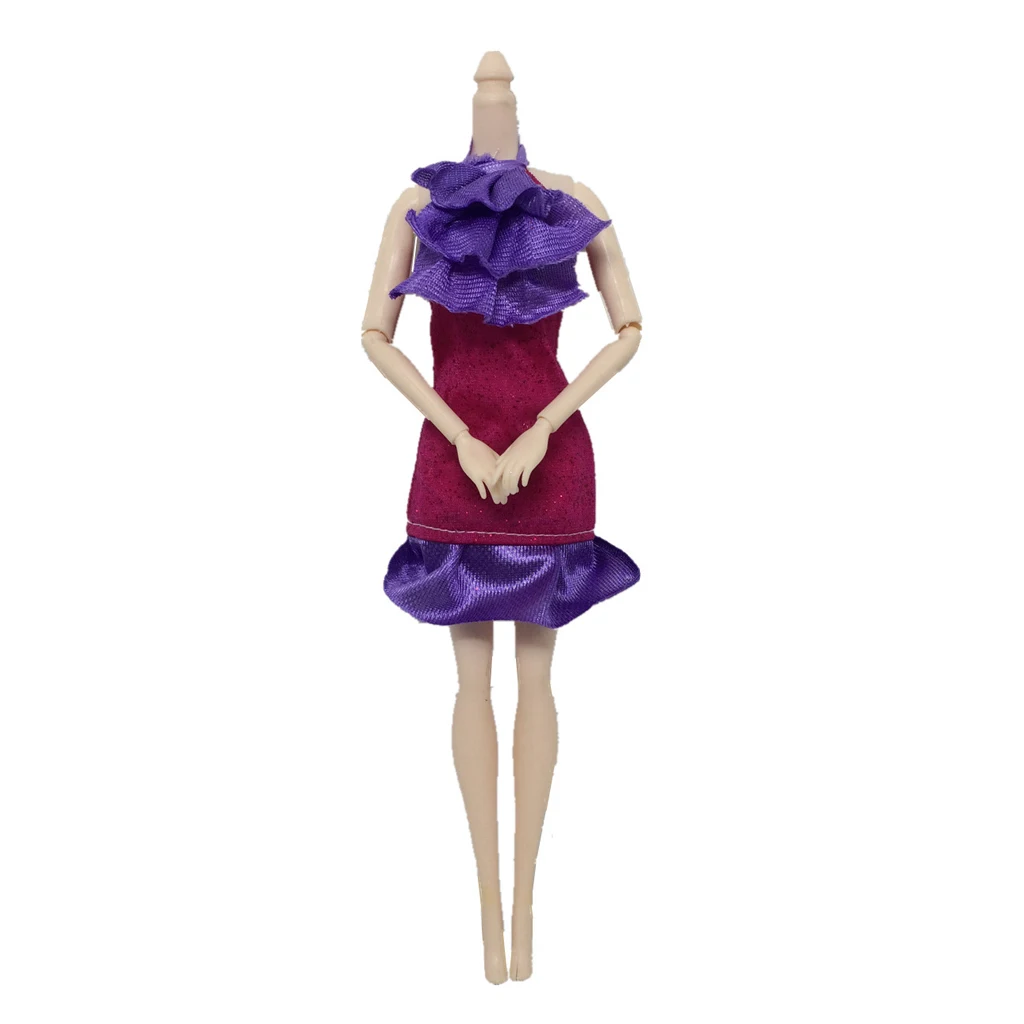 

20 pcs Plastic Doll Clothes Hangers & Wardrobe & 10 pcs Garment For