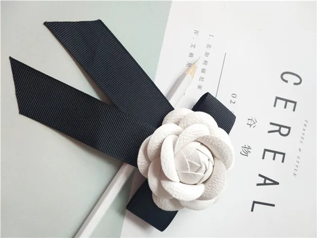 black bow white Женская мода, высокое качество, натуральная кожа, цветок камелии, броши «бант», большой размер, лента, бант, брошь на булавке, 8 цветов - Окраска металла: black bow white
