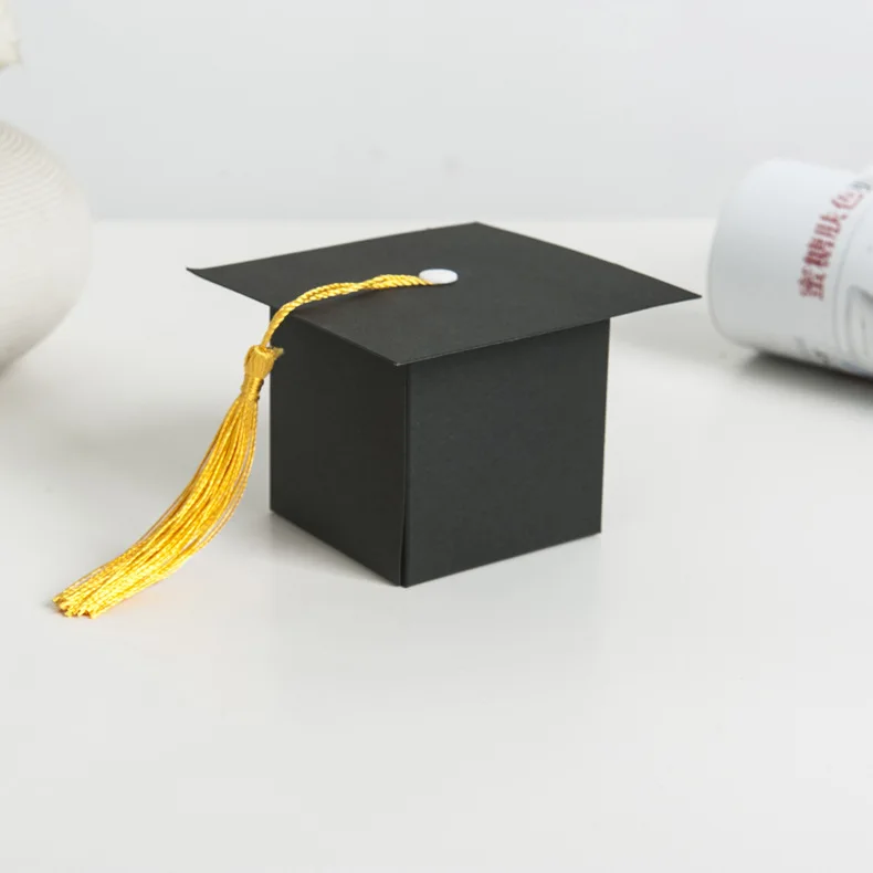 

50pcs European style creative new celebration bachelor's cap packing box graduation party gift candy box
