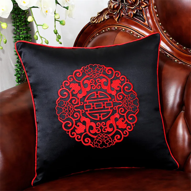 Наволочка с вышивкой для дивана черная красная зеленая декоративная наволочка в