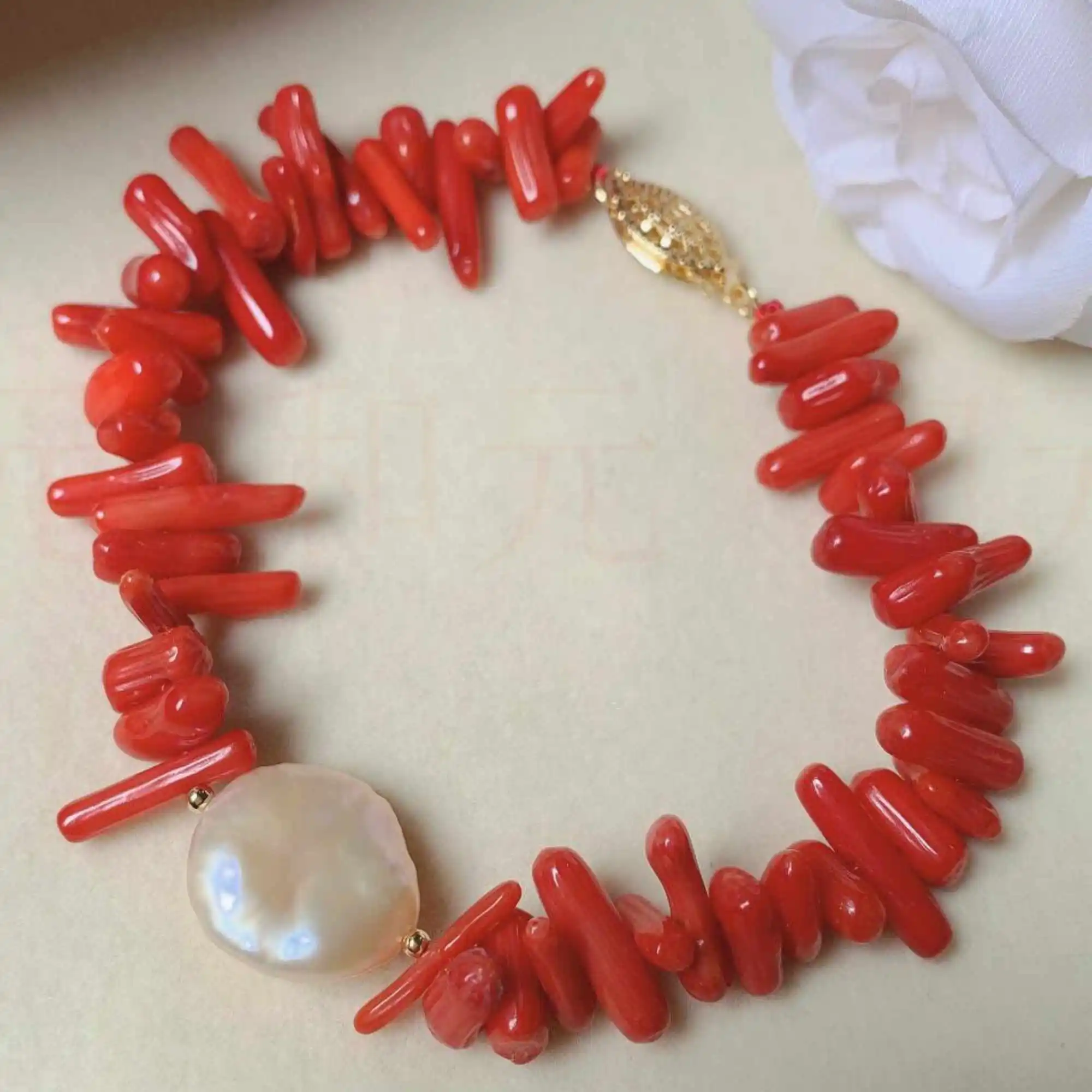 

Fashion natural White sector pearl Red Coral Gold bracelet gift Chic Chakra Bless National Style Elegant Mental Energy Wrist