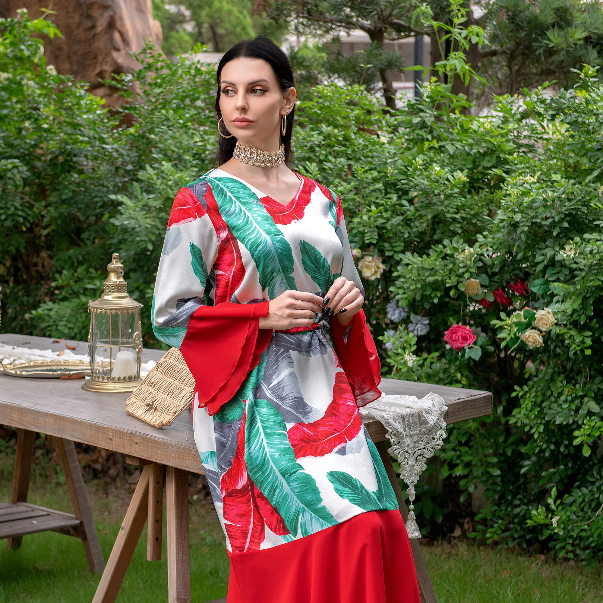 Женская длинная юбка составного кроя с V-образным вырезом и Расклешенным рукавом