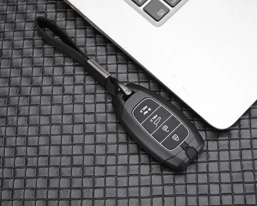 4button Black white Сплав из углеродного волокна+ силиконовый чехол для ключей от машины крышка для hyundai i30 Ix35 KONA Encino Solaris Azera Grandeur Ig Accent Santa Fe - Название цвета: 4button Black white