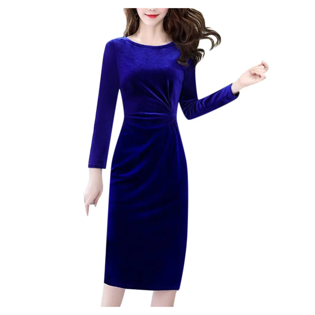 Модное офисное женское платье зимнее бархатное средней длины с круглым вырезом и