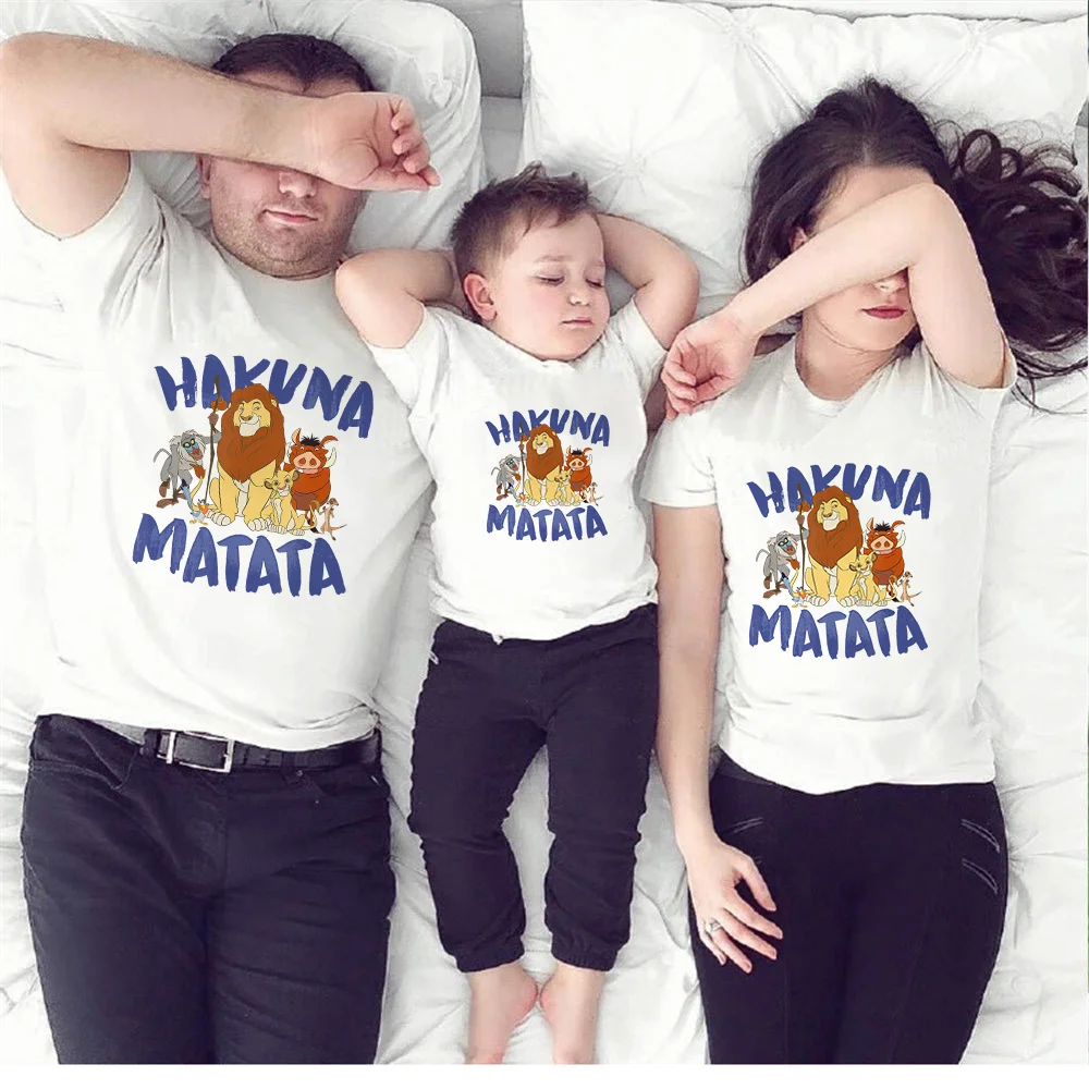 

Disney Father Mother Kids White Tees Family Matching Clothes Short Sleeve T-Shirts Hakuna Matata Lion King Simba Printed Tops