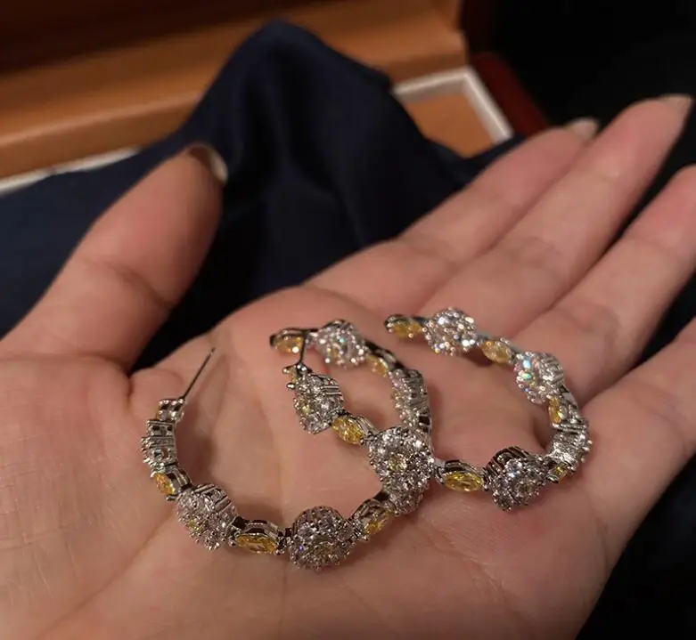 women shiny rhinestone circle earrings temperament crystal circle earrings temperament retro chic ear accessories - Окраска металла: Светло-желтый, золотистый цвет