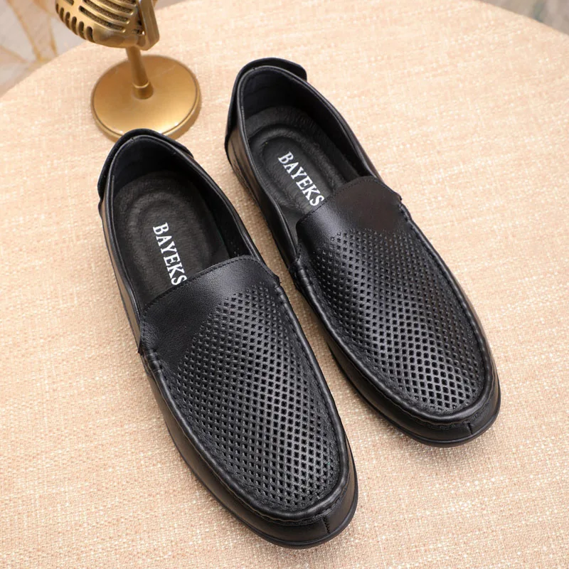 

2021 Summer Genuine Leather Men's Sandals Shoes Breathable Casual Male Loafers Punch Hole Hollowed Ultra-Soft Driving Flats