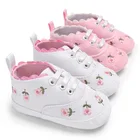 Туфли с вышивкой для новорожденных девочек 0-18 месяцев, мягкая обувь для принцесс, для начинающих ходить детей, весна 2021