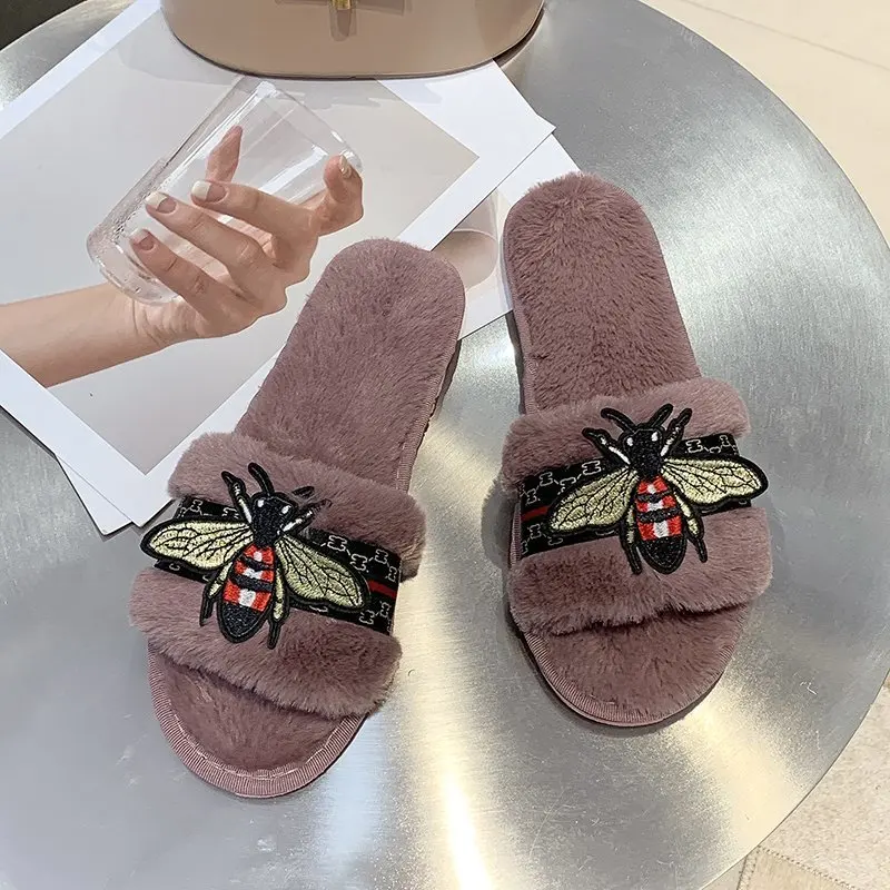 

Plush Cotton Slippers Female Bee Cute Ins Flat Heel Furry Slides Hair Word Drag Shallow Mouth Cute Autumn and Winter for Women