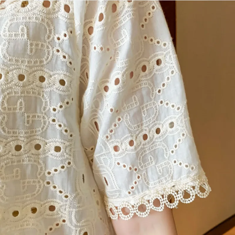 

High Quality Summer Two Piece Set Women Solid Sweet Fashion White Sexy Hollow Out Top + Hot Shorts Suits Ensembles Femme 2021