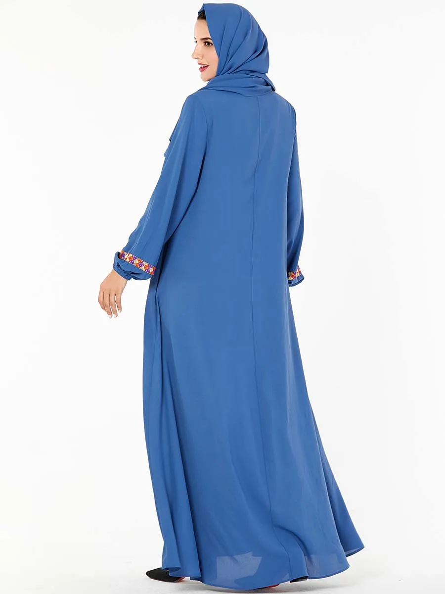 Мусульманское платье для женщин на Ближнем Востоке элегантное с вышивкой