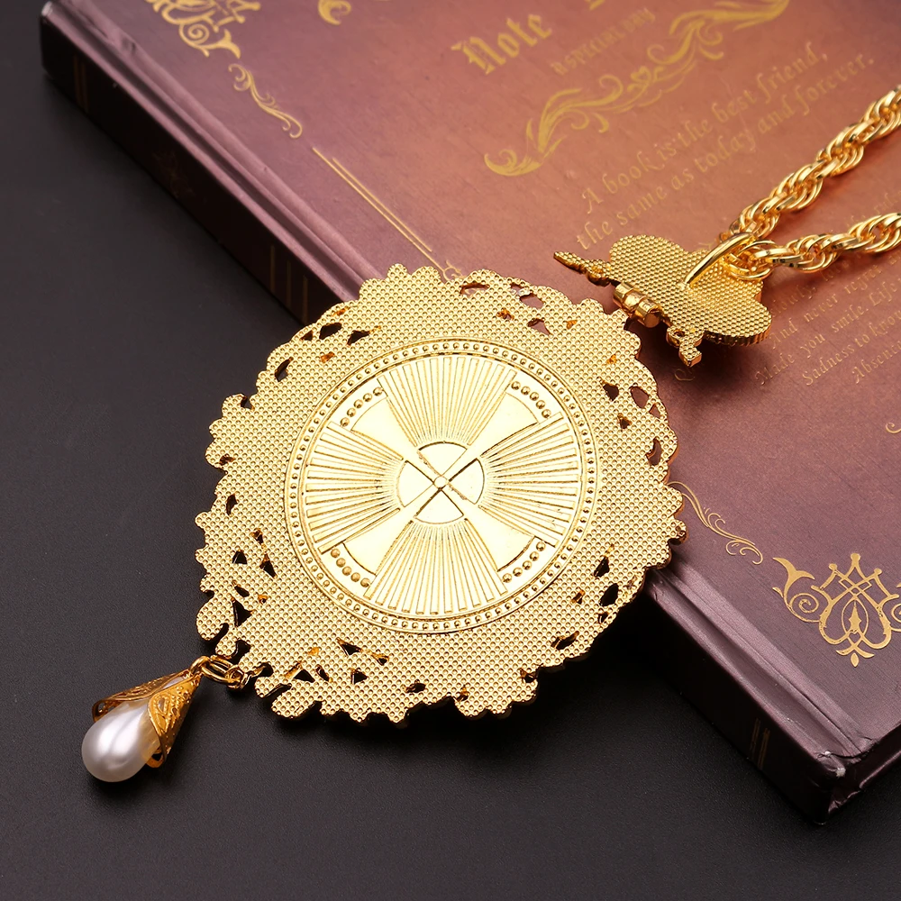 Православное круглое ювелирное изделие религиозная икона византийский распятие