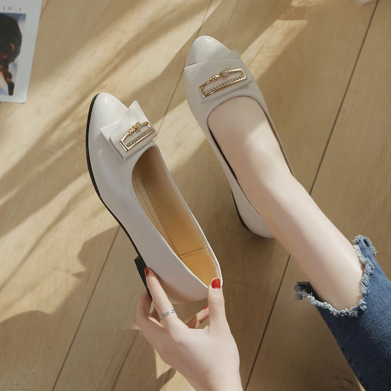 Лоферы с острым носком Новые женские неглубокие мокасины Кожаная женская обувь