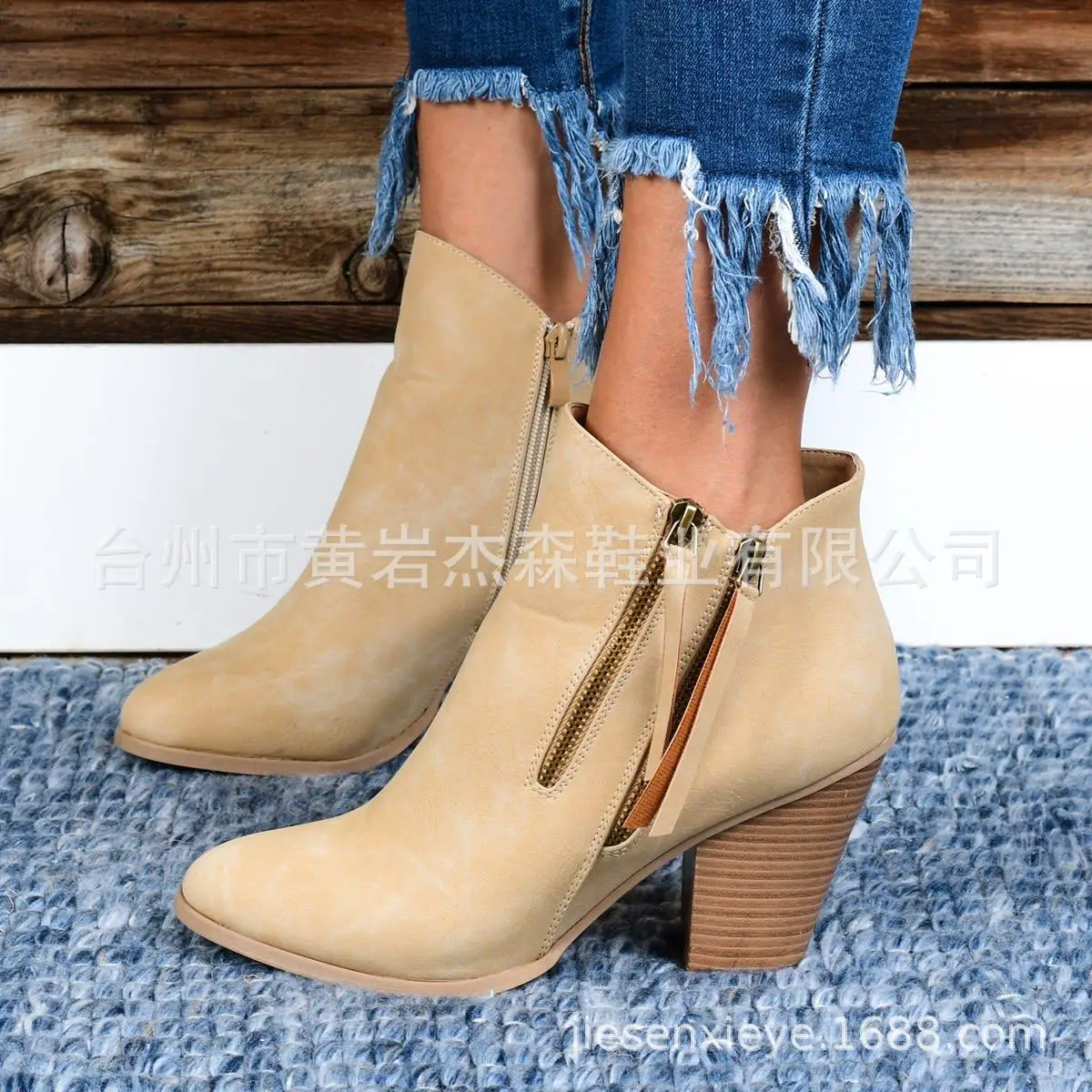 Новинка Модные женские осенние ботильоны винтажные полусапожки с острым носком
