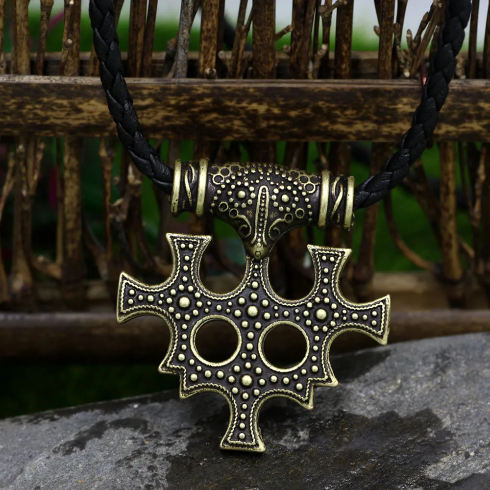 

Nordic Viking Crow Pendant Men’s Jewelry Jewelry on the neck Fashion Simple Alloy Retro Pendant free shipping items