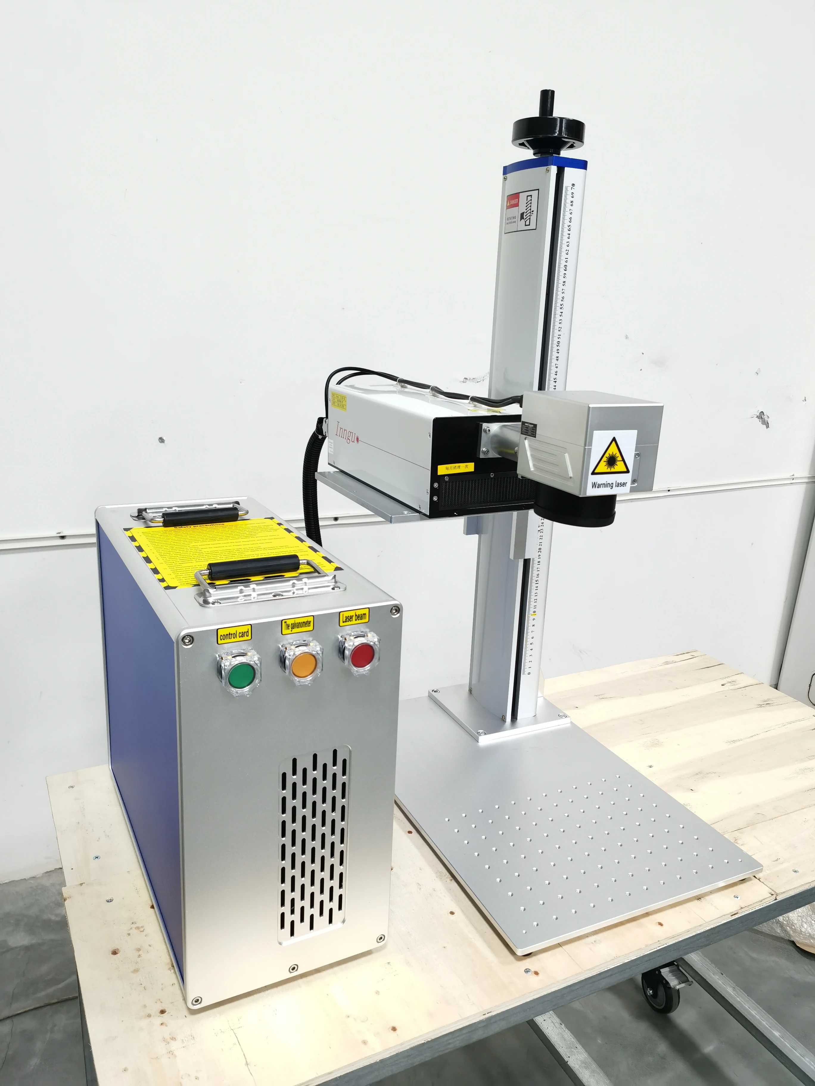 Высокоточная вращающаяся машина для лазерной маркировки бутылок и стаканов вина