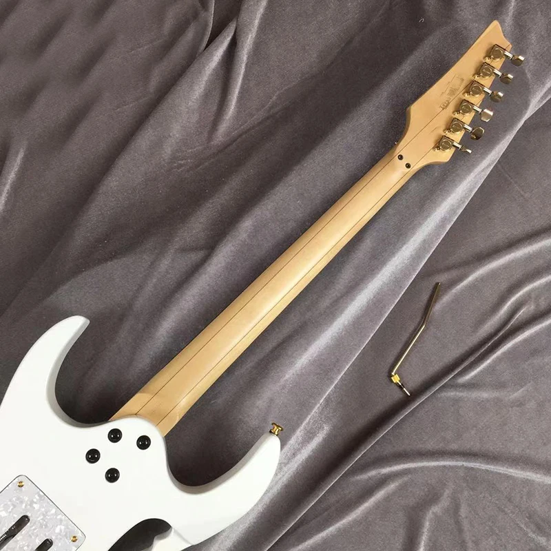 Гитара электрогитара 7 В белый блеск золотая фурнитура в наличии быстрая