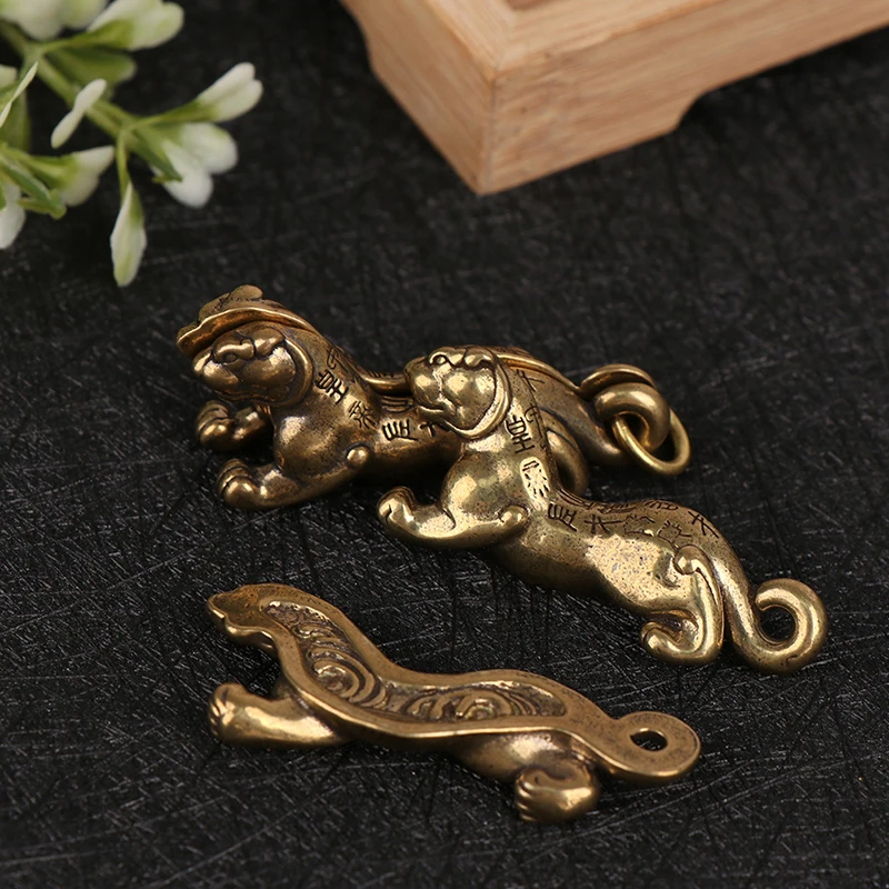 

Brass Zodiac Tiger Animal Keychain Copper Shouting Beast Car Keyring Handmade Craft Bronze Forest King Bag Hanging Pendant Gifts