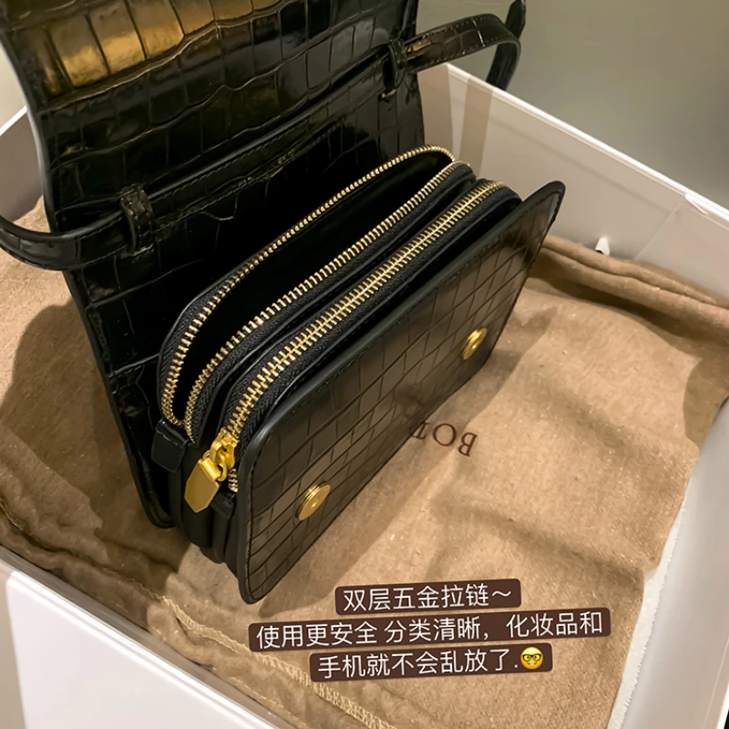 

High-grade Atmospheric Crocodile Pattern Bags New Wave Female Bags Oblique Cross Magnetic Buckle Shoulder Fashion BOX Tofu Bags