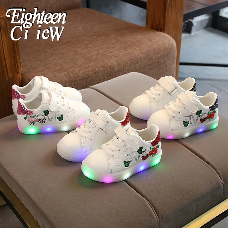 Детские кроссовки со светодиодной подсветкой светящиеся с подошвой под