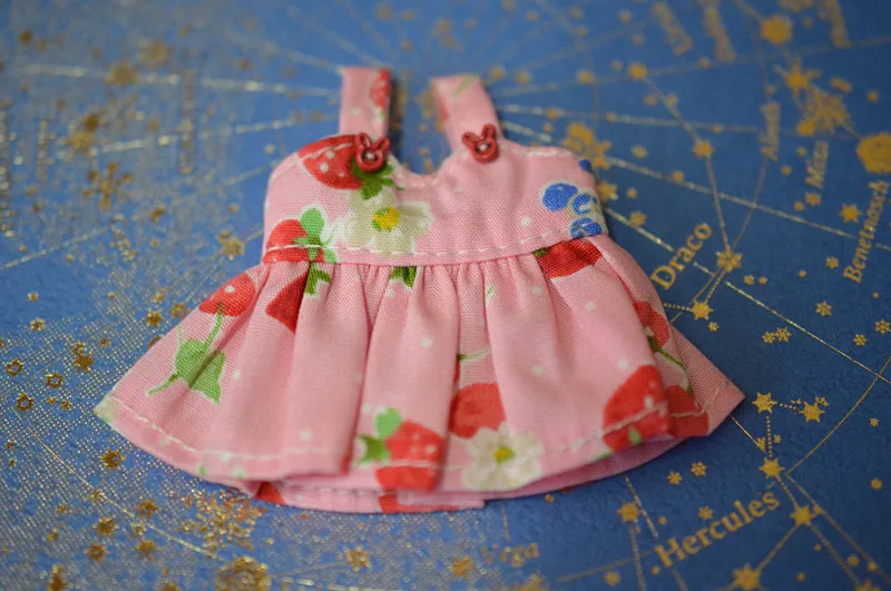 

Ob11 gsc body9 molly baby dress simple strawberry straps skirt daily wind doll clothes skirt Doll accessories