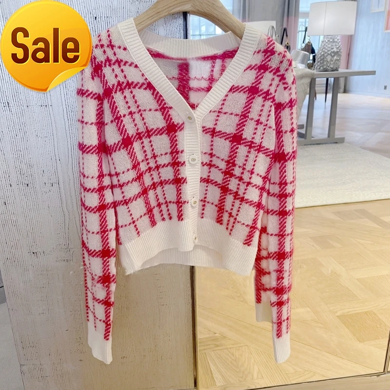 

Autumn 21 new women's wear contrast color Plaid long sleeve V-neck super soft versatile sweater short small cardigan thin coat