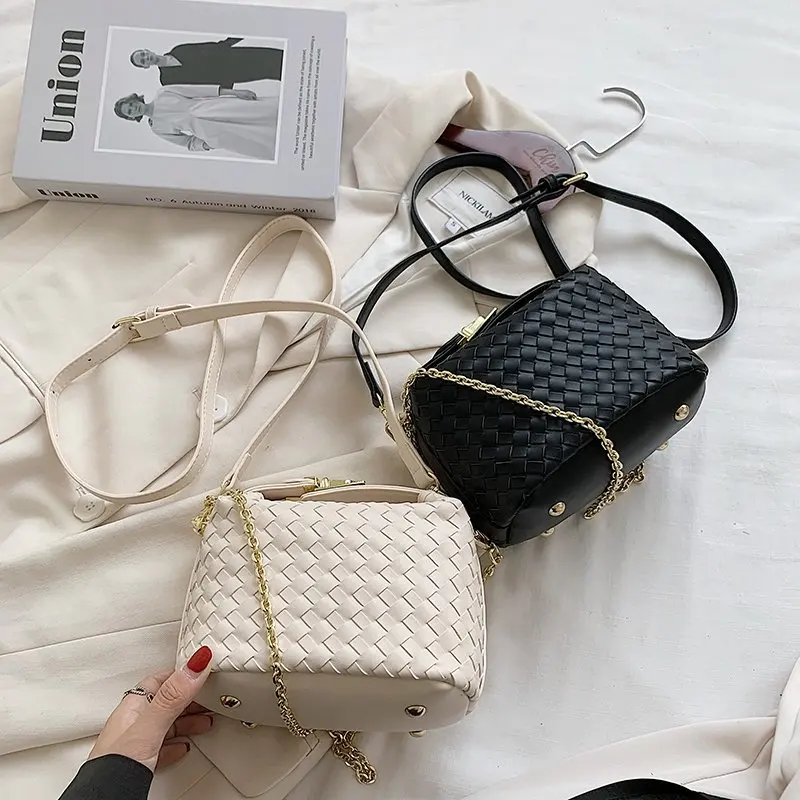 Элегантная женская плетеная маленькая сумка через плечо 2020 Новая