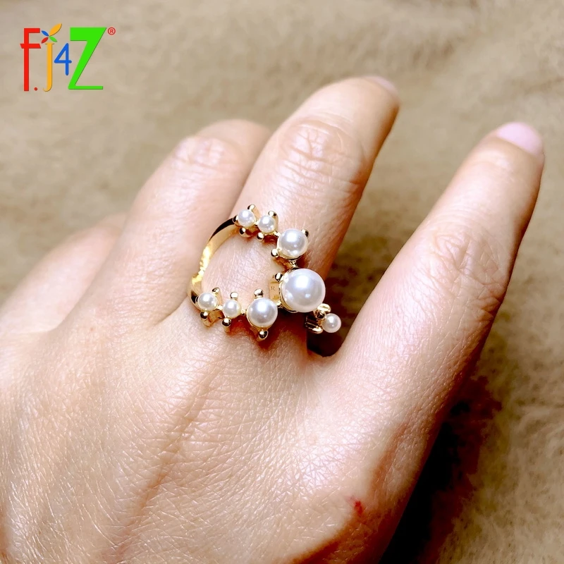 

F.J4Z Fashion Hot Pearl Finger Rings for Women Gold Color Alloy Simulated Pearl Hollow Top Rings Ladies Jewelry Gifts Dropship