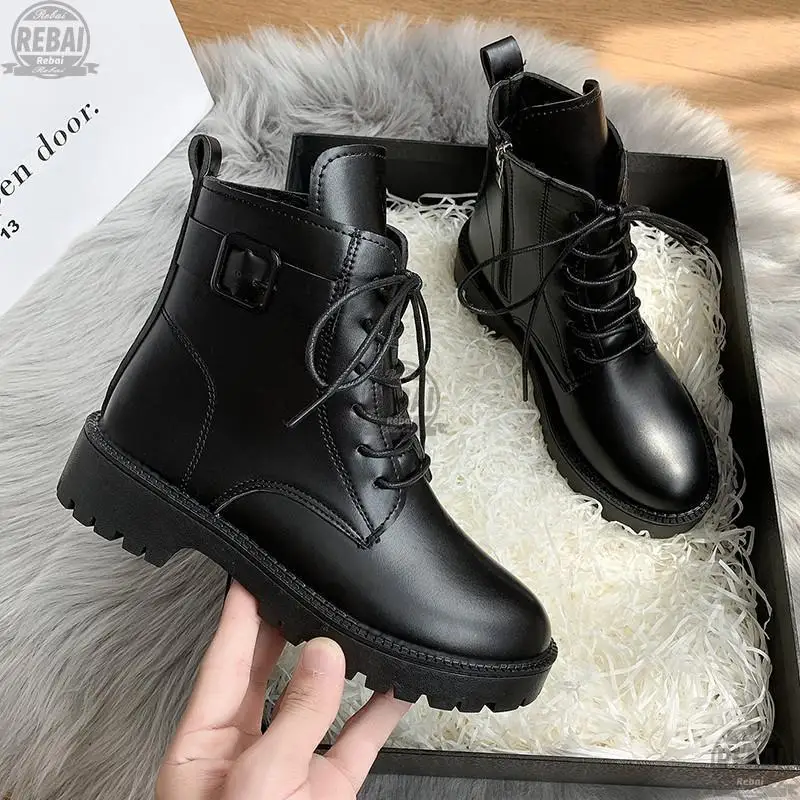 Женские ботинки на молнии с круглым носком из прорезиненной ткани | Обувь