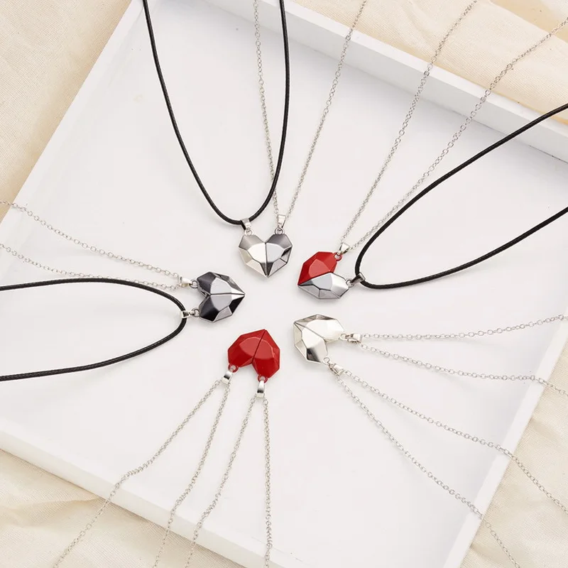 

2Pcs/Set Love Magnet Attracts Couple Necklace Bracelet A Pair of Simple and Creative Wishing Stone Heart Pendant Clavicle Chain